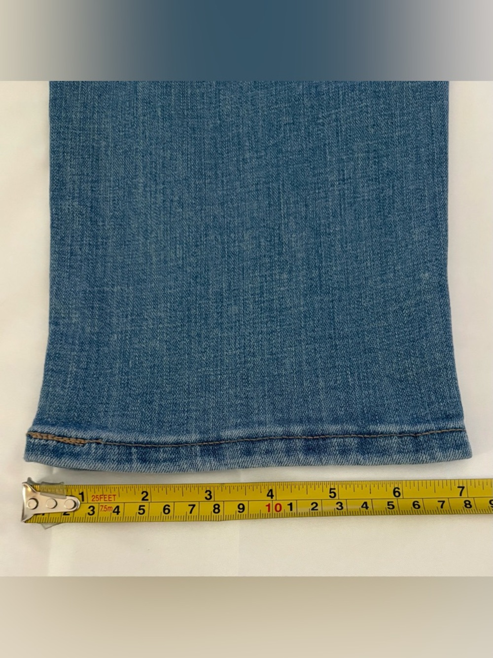 LEVI’S 🇺🇸 311SHAPING SKNY CAPRI Womens W32 MR Jeans Soft Relaxed Feel Light Wash - Picture 11 of 16
